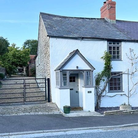 Cosy Two Bedrooom Cottage Set In A Dorset Village Sturminster Newton Bagian luar foto
