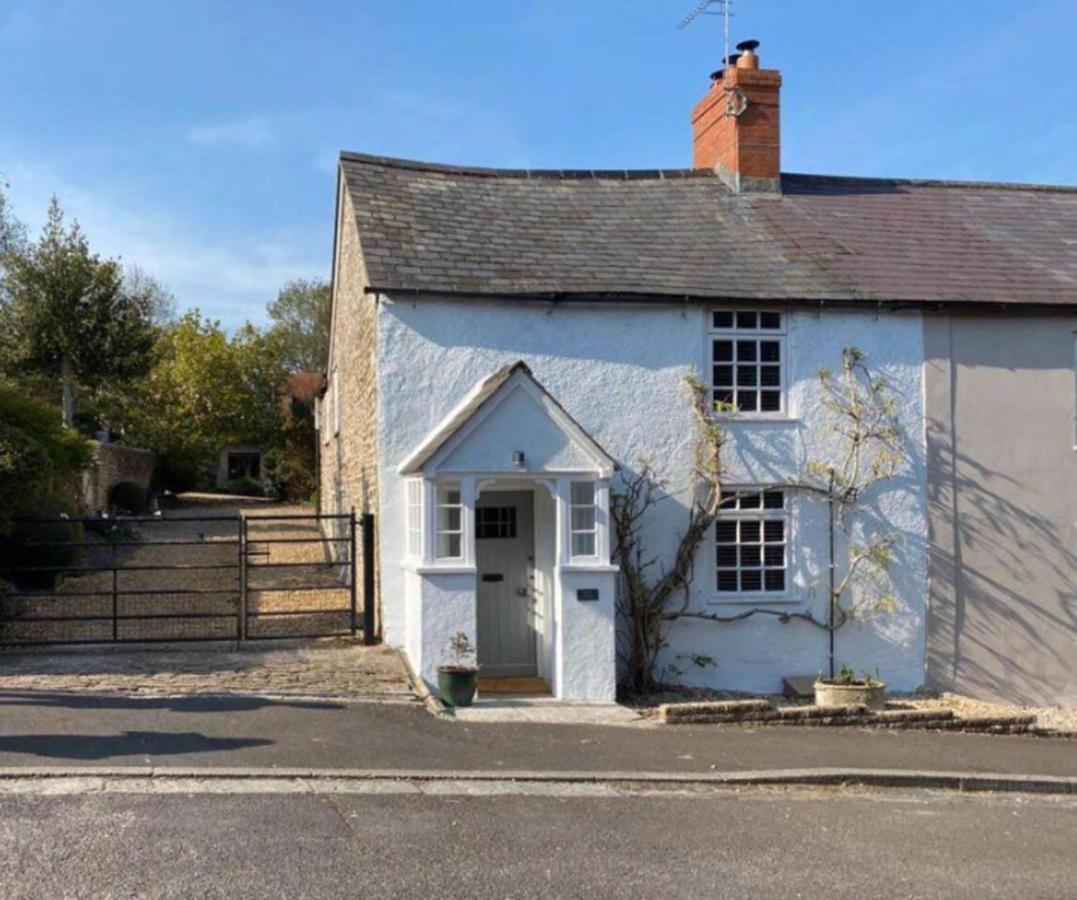Cosy Two Bedrooom Cottage Set In A Dorset Village Sturminster Newton Bagian luar foto