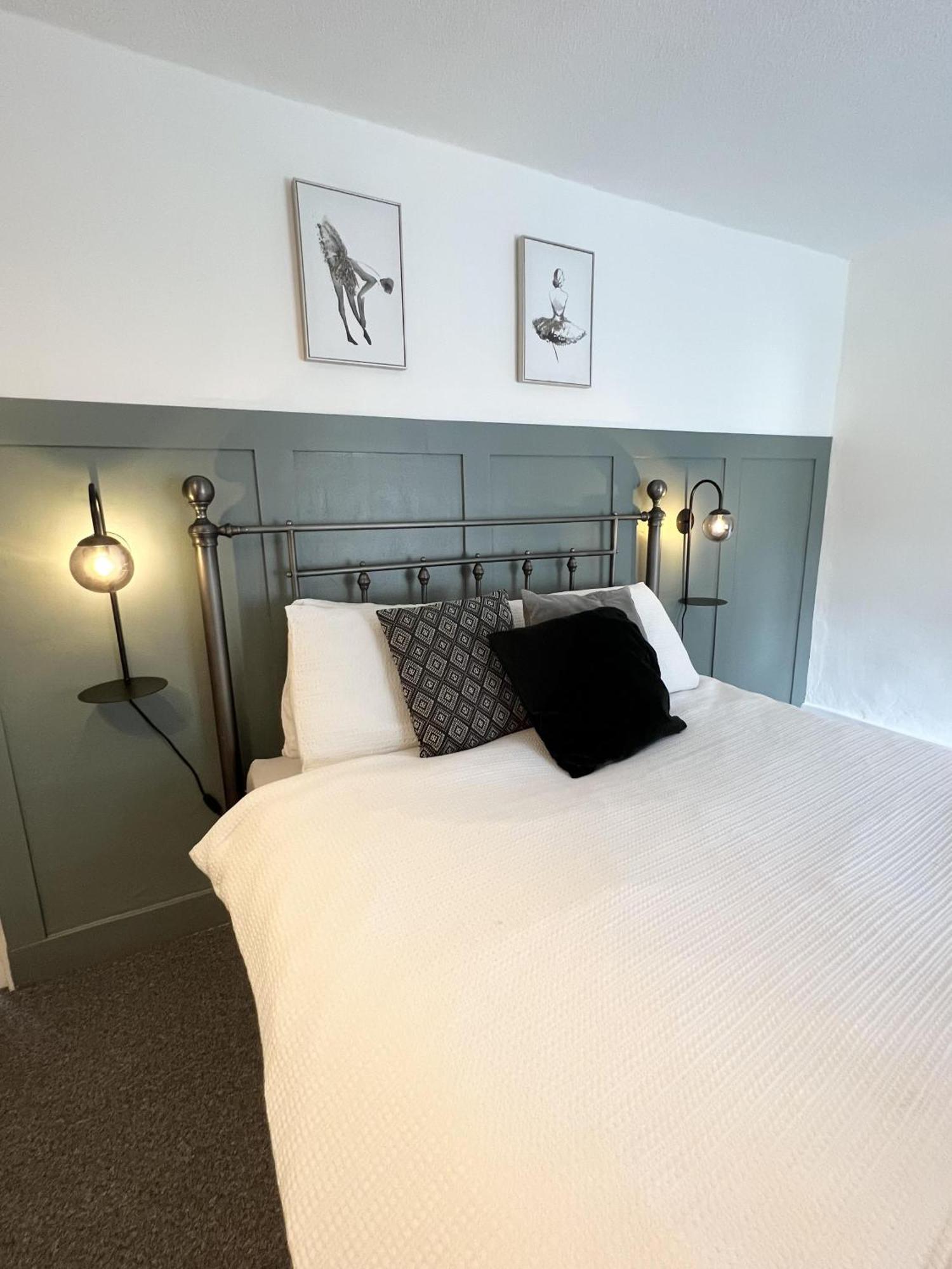 Cosy Two Bedrooom Cottage Set In A Dorset Village Sturminster Newton Bagian luar foto