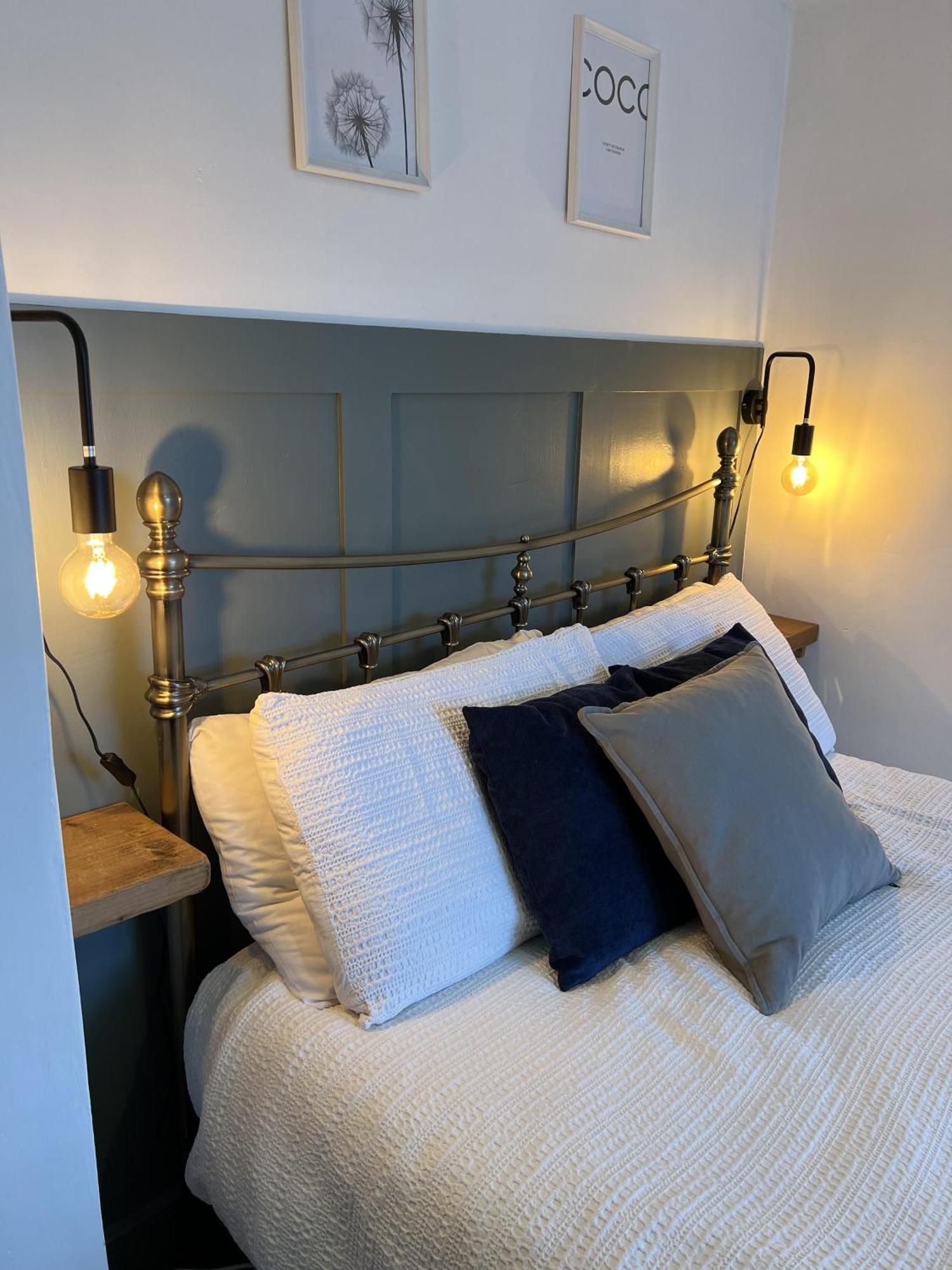 Cosy Two Bedrooom Cottage Set In A Dorset Village Sturminster Newton Bagian luar foto