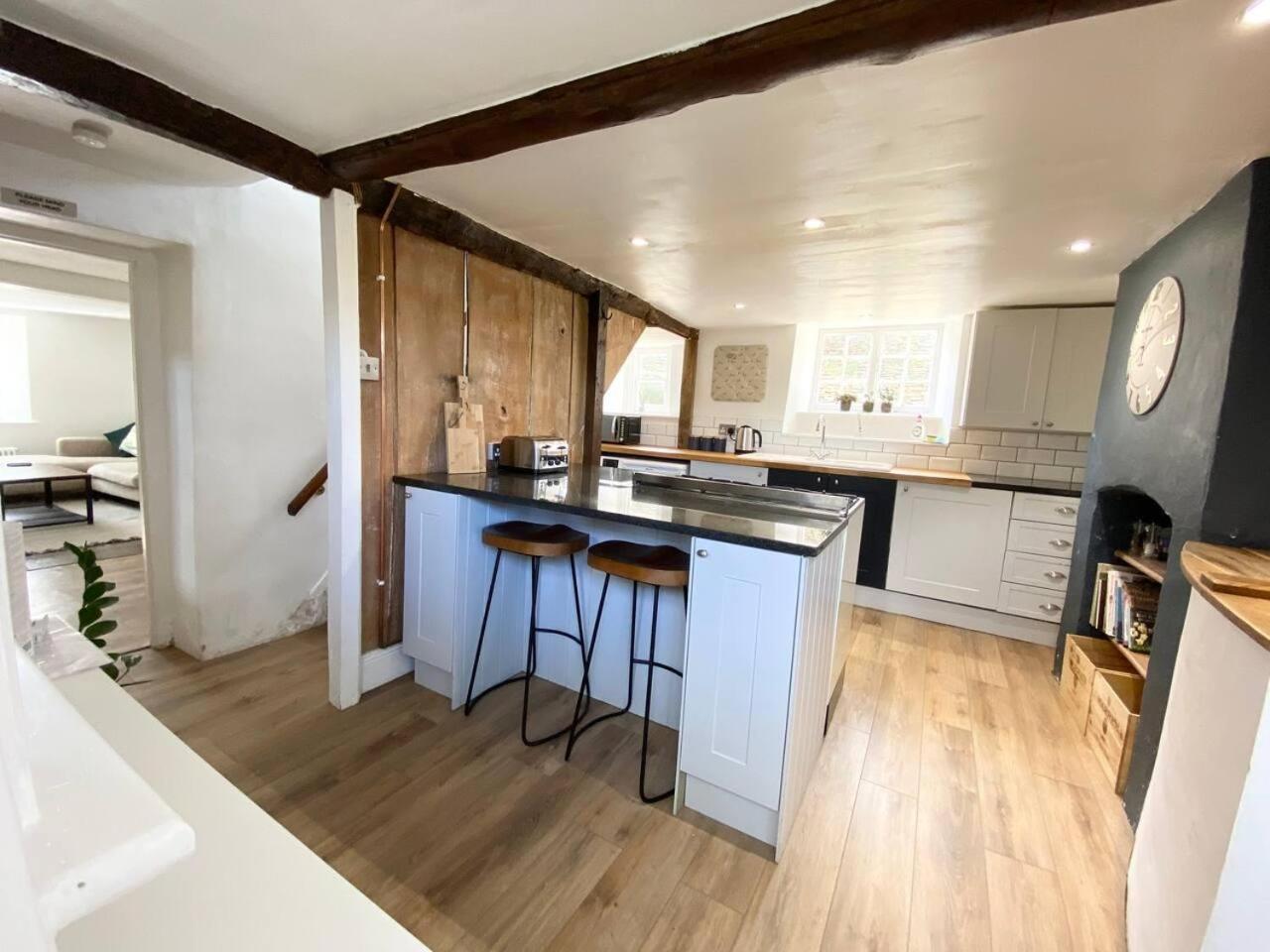 Cosy Two Bedrooom Cottage Set In A Dorset Village Sturminster Newton Bagian luar foto