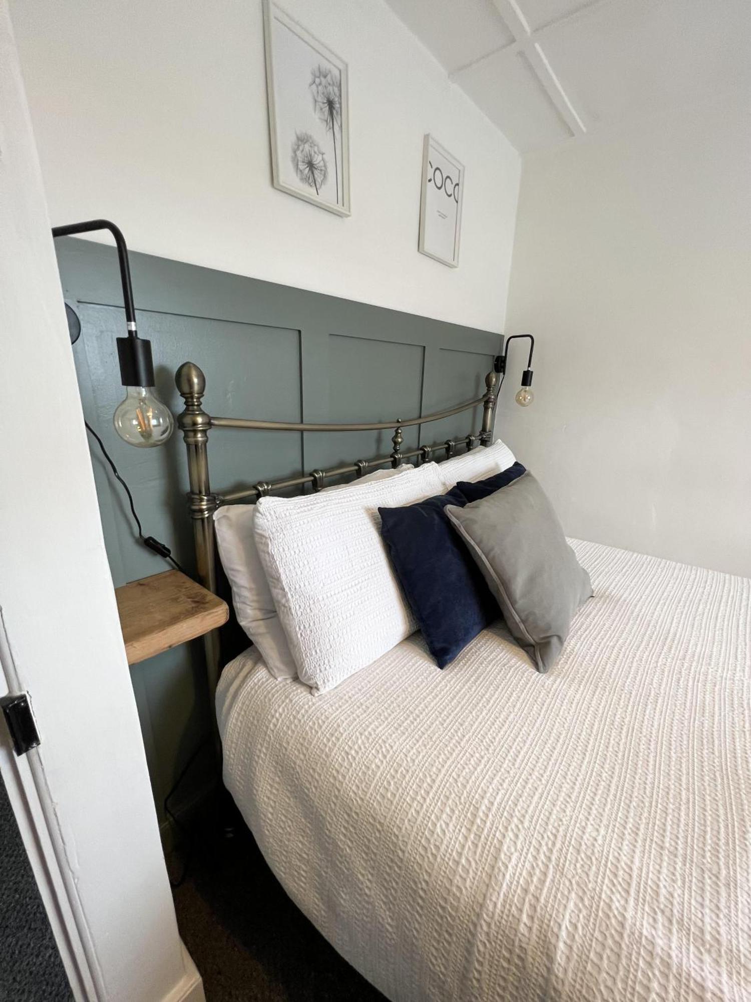 Cosy Two Bedrooom Cottage Set In A Dorset Village Sturminster Newton Bagian luar foto
